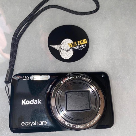 [SOLD] Kodak Easy Share M583 - Picture 3 of 7